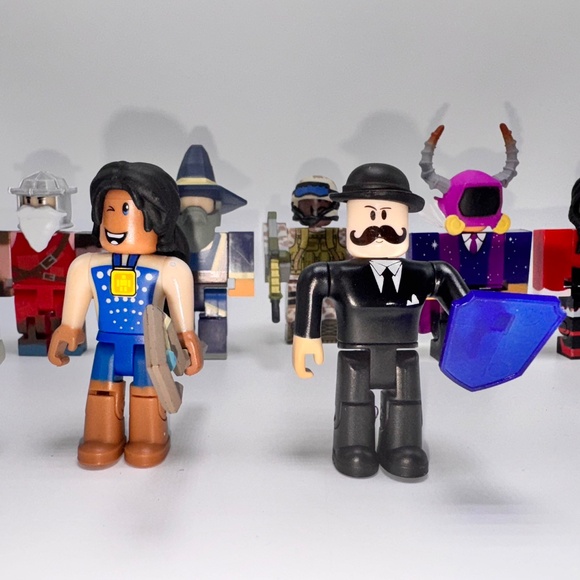 ROBLOX Classics Series 7 Figure Set Jazwares - Picture 4 of 8